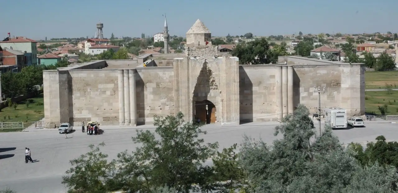 Aksaray Sultanhanı