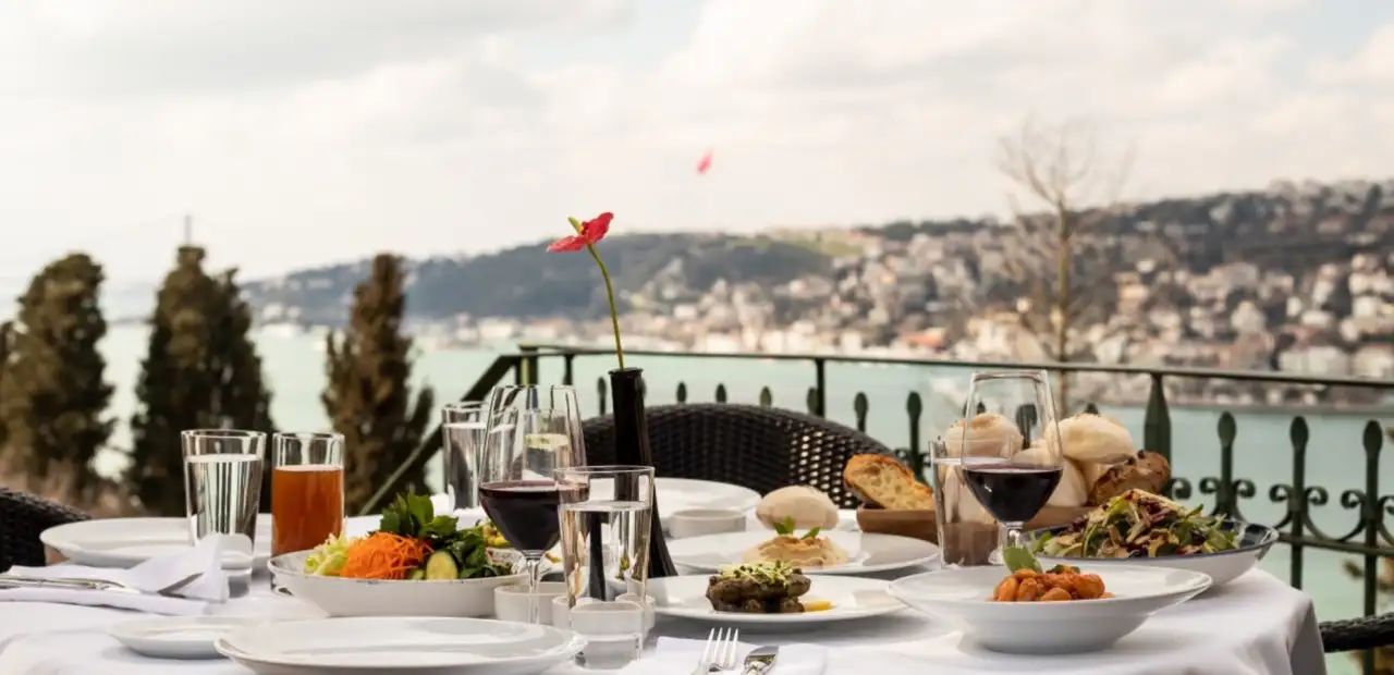 Anadolu Yakası Boğaz Manzaralı Restoranlar: En İyi 20 Restoran