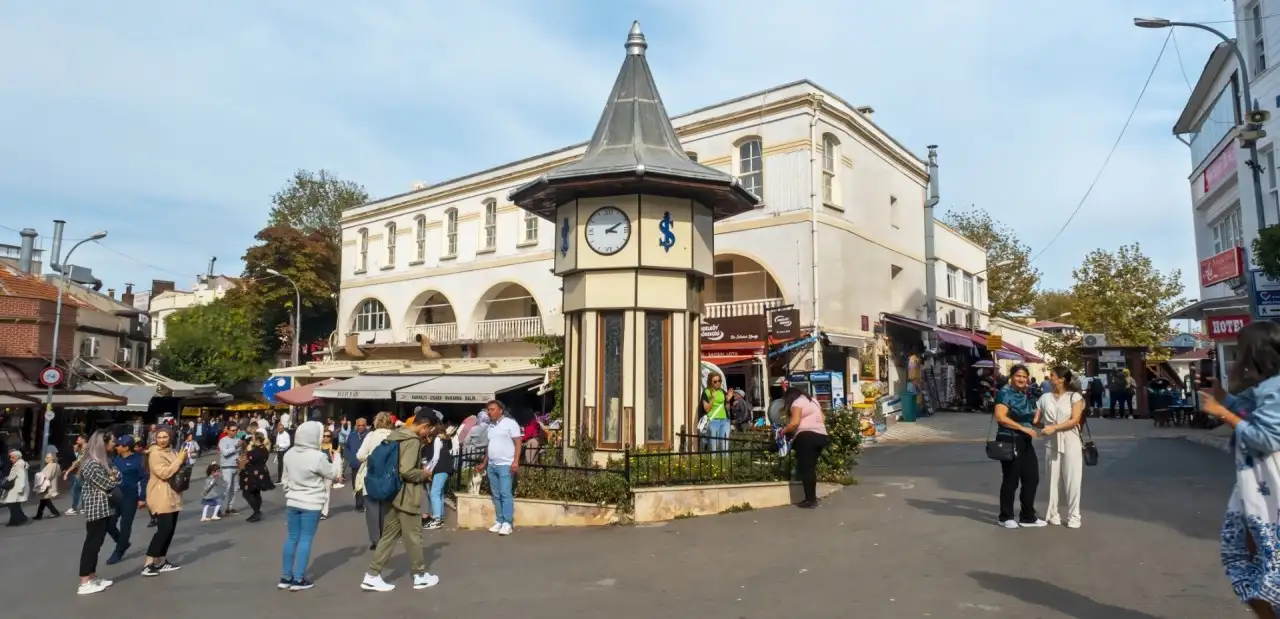 Büyükada Saatli Meydan