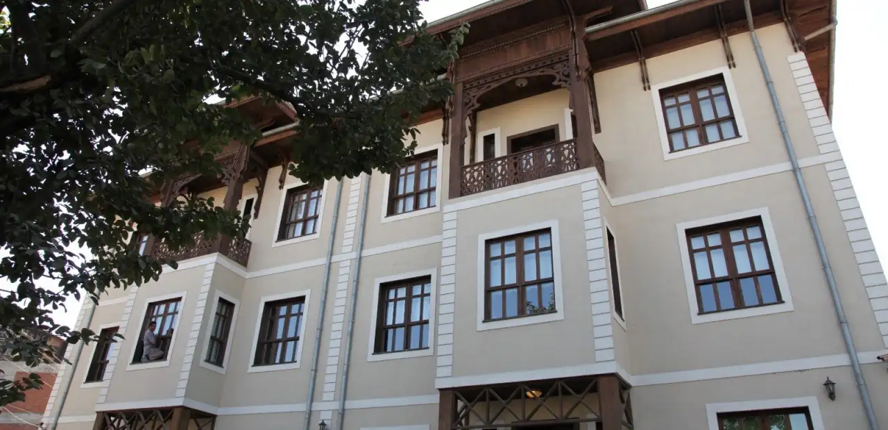 Gülezler Konağı