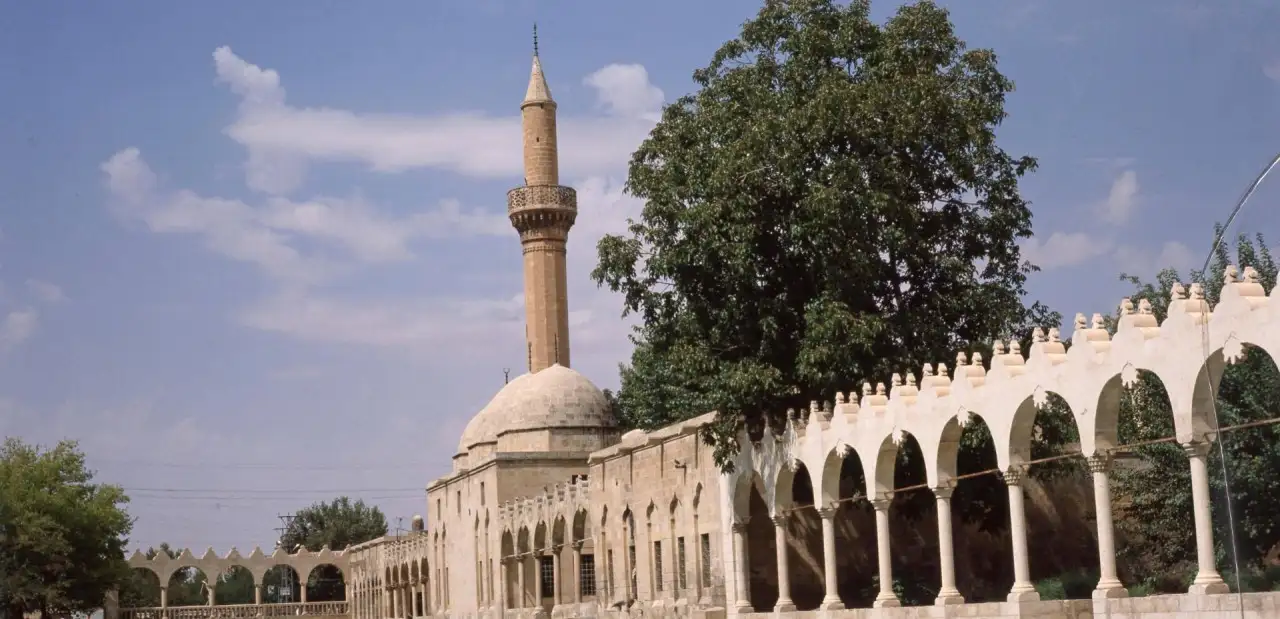 Halil-Ür Rahman Camii