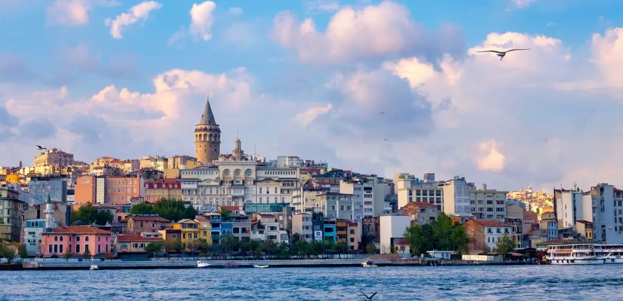 Karaköy ve Galata Gezilecek Yerler: Haliç Kıyısında Gezilecek Yerler