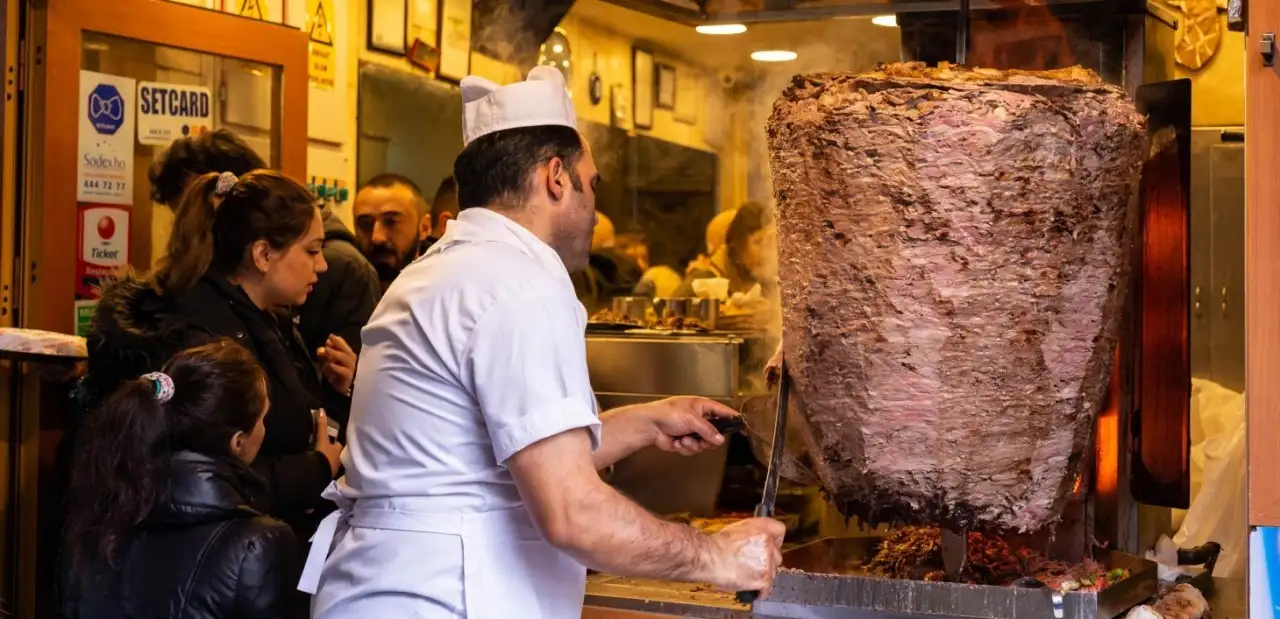 İstanbul'un En İyi Dönercileri: İstanbul’da Dönerin En İyi 16 Adresi