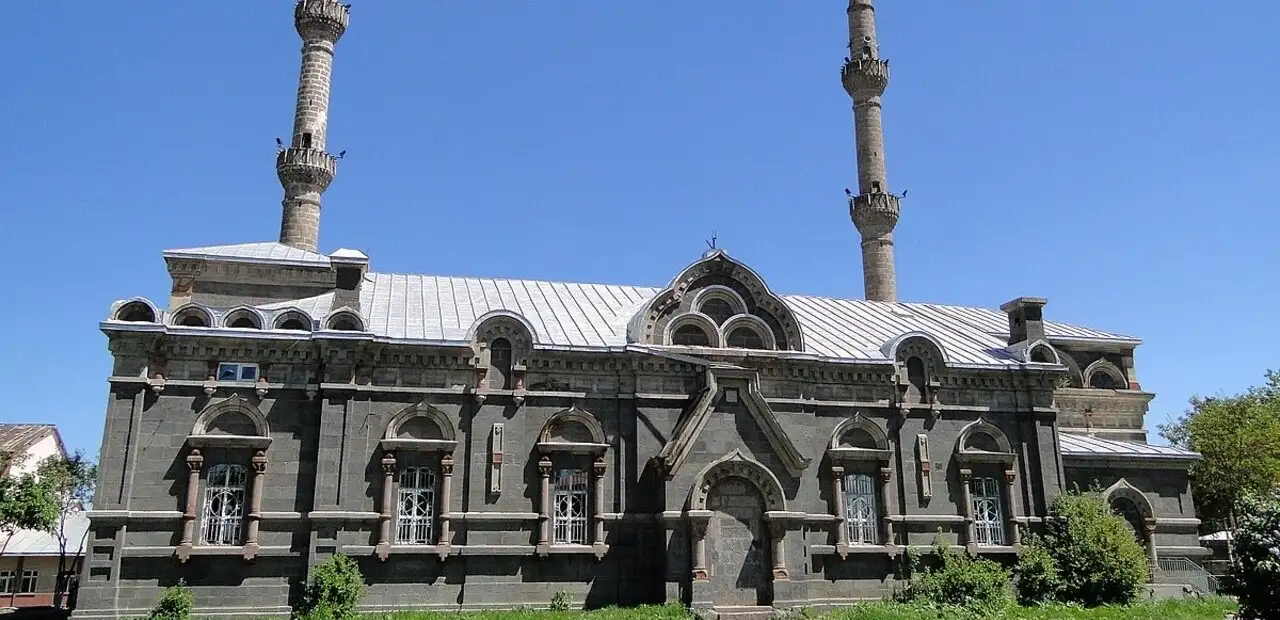 Fethiye Camii (Aleksandr Nevski Kilisesi)