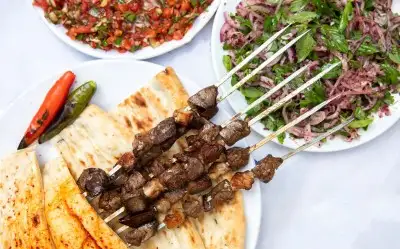 Anadolu Yakası En İyi Alkollü Ocakbaşı Mekanları: En İyi 10 Alkollü Ocakbaşı