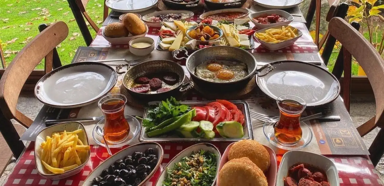 Meşe Yaprağı Restaurant & Cafe