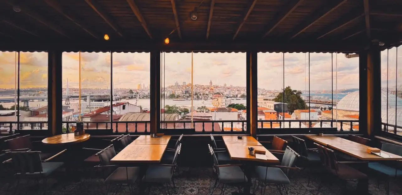 Eminönü Kahvaltı Mekanları: Eminönü’nün En İyi 9 Kahvaltıcısı