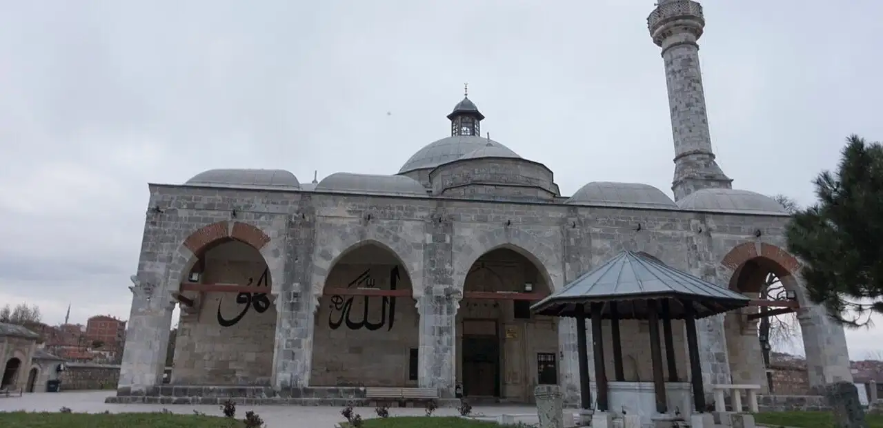 Muradiye Camii