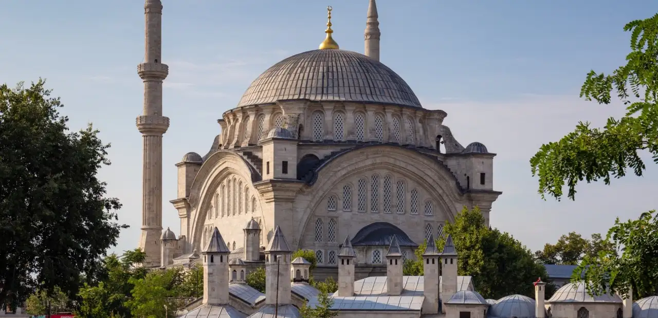 Nuruosmaniye Camii