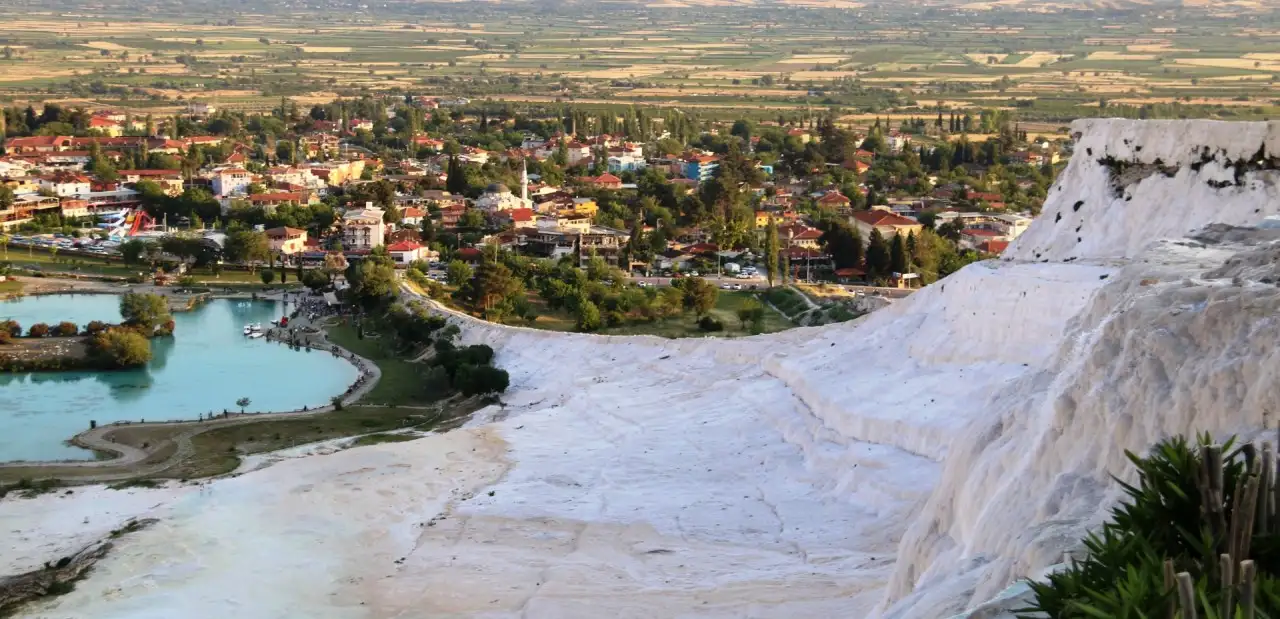 Pamukkale Gezilecek Yerler: Pamukkale’de Gezilecek En İyi 11 Yer