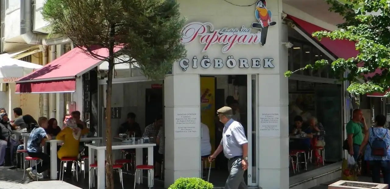 Papağan Çiğ Börek