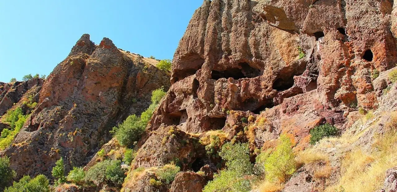 Zağ Mağaraları