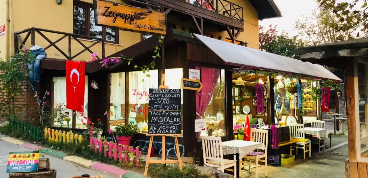 Zeynepp Cafe Patisserie